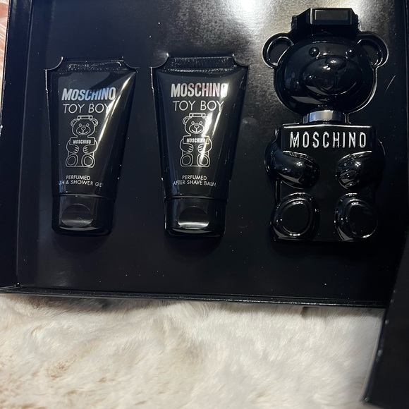 Moschino set. New